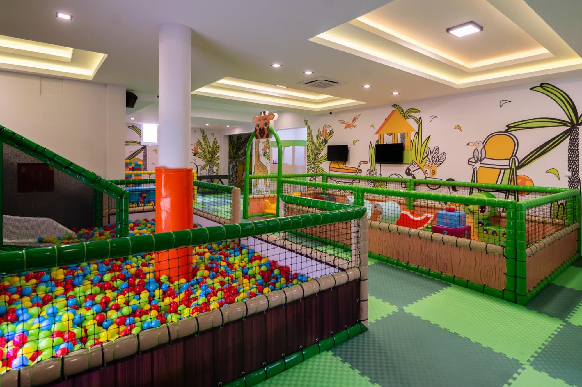 Hotel Nest ビイェリナ エクステリア 写真